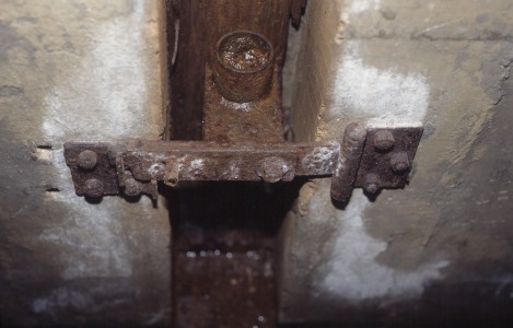 Halterung f�r Teleskopantenne mit Handkurbel