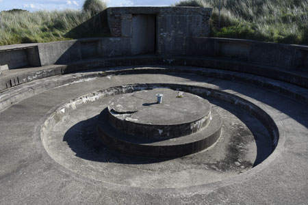 Bettung f�r 120 mm Gesch�tz (b)