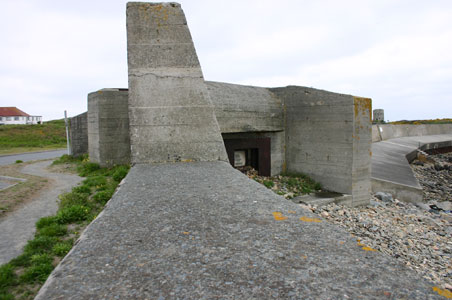  In Panzermauer integrierter R 676 bei Pembroke