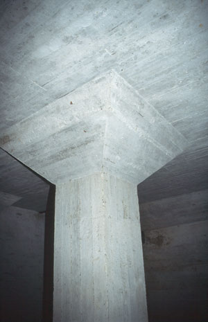 Sonderkonstruktion f�r die Leitstelle, aufwendiges Innengew�lbe