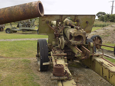 Gesch�tze auf dem Museumsgel�nde [DAWA SBL]