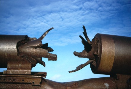 Gesprengtes Gesch�tzrohr der Marinek�stenbatterie Granville