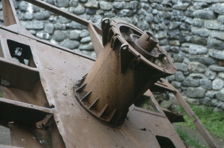 Burg Eggum - Reste eines Funkme�ger�tes