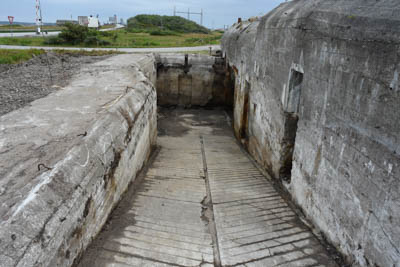 L 411A, Maschinenunterstand f�r einen 60cm Scheinwerfer