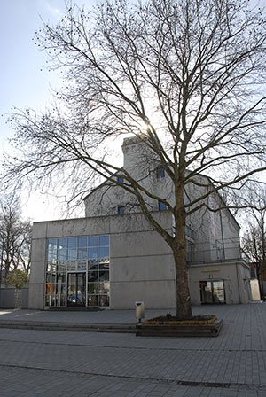 Hochbunker an der Berliner Stra�e in K�ln-M�lheim