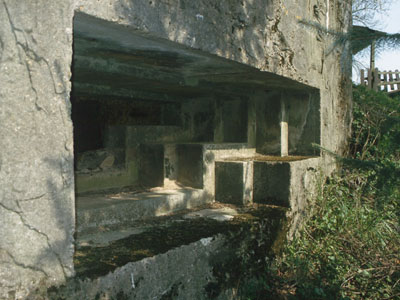 Regelbau B1/5a - Doppel-MG-Schartenstand in Bietschied